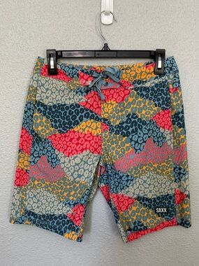 Saxx | SAXX BETAWAVE 2N1 19" Boardie Shorts | Multi Predator Camo | Waist 28”